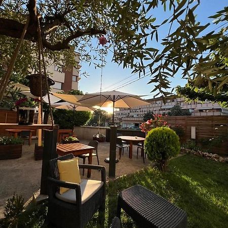 Hostal Crisami Solsona Extérieur photo