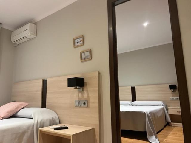 Hostal Crisami Solsona Extérieur photo